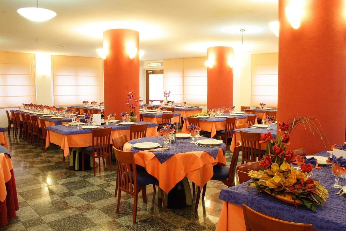 Hotel Derby أبريكا المظهر الخارجي الصورة