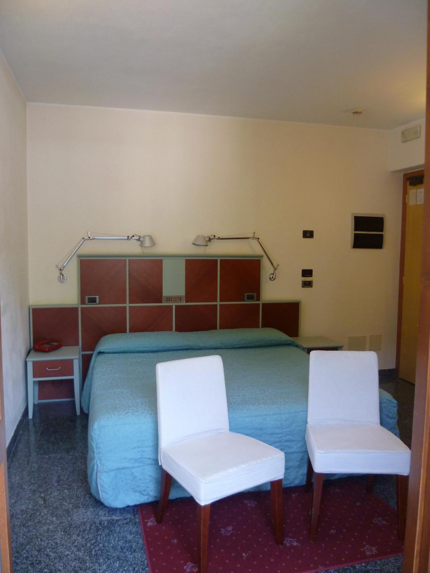 Hotel Derby أبريكا المظهر الخارجي الصورة